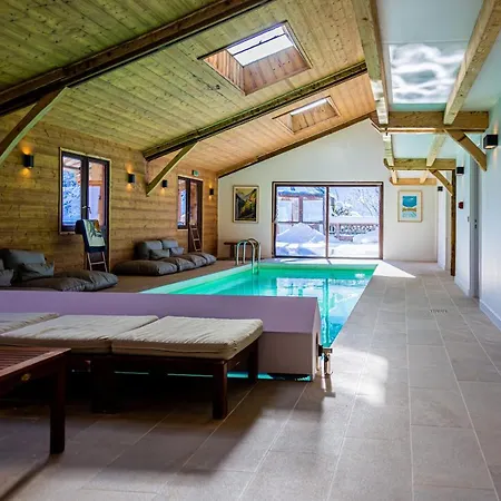 Grand Convivial Avec Sa Piscine Interieure Serraval