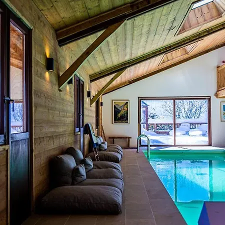 Grand Convivial Avec Sa Piscine Interieure Holiday home *