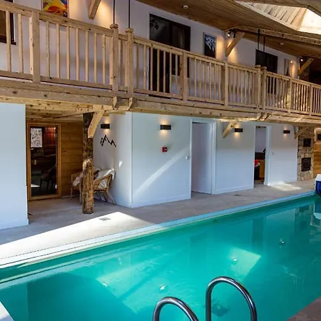 Grand Convivial Avec Sa Piscine Interieure * Serraval