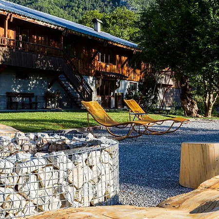 Grand Convivial Avec Sa Piscine Interieure